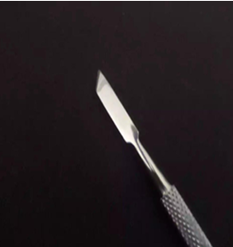 Cincel/ formon fino oblicuo